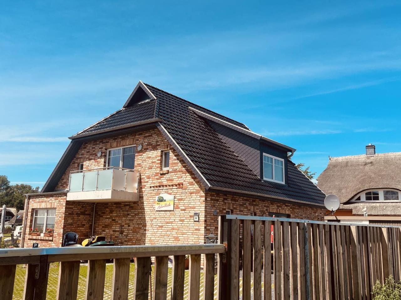 Holmblick - Boddenblick, Balkon, 2 Schlafzimmer, 4 Personen Born Eksteriør billede